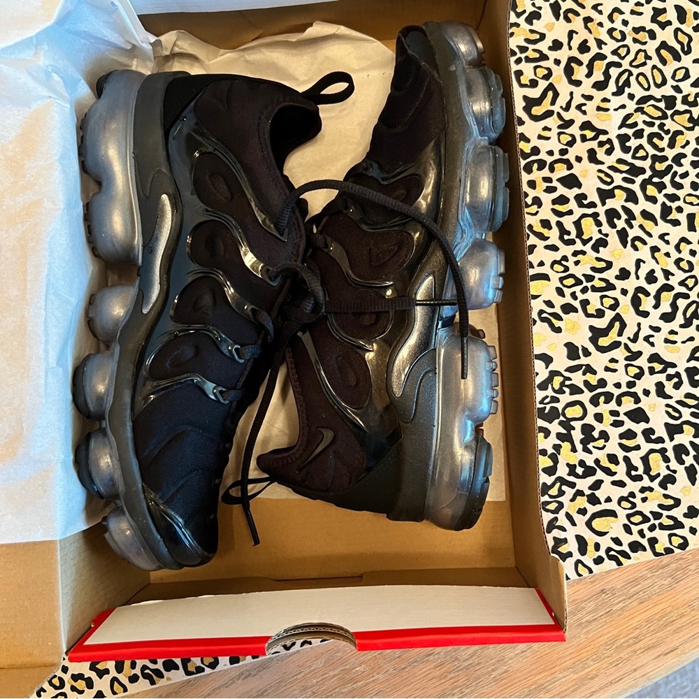 Nike Black and Gray Athletic Shoes
